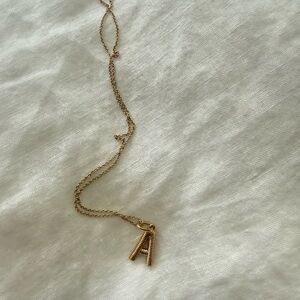 Mejuri BOLD LETTER PENDANT NECKLACE